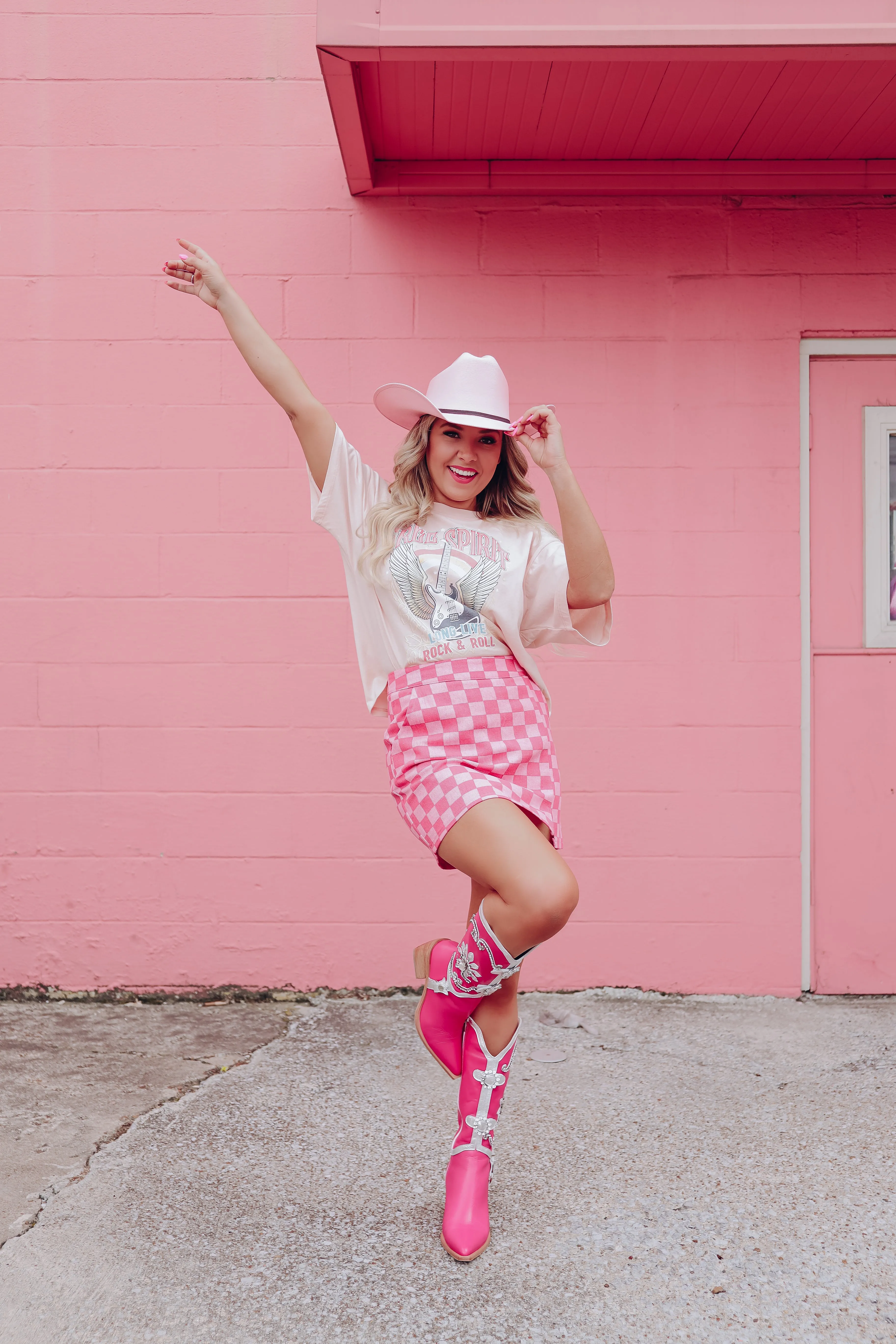 Long Live Free Graphic Crop Top - Light Pink