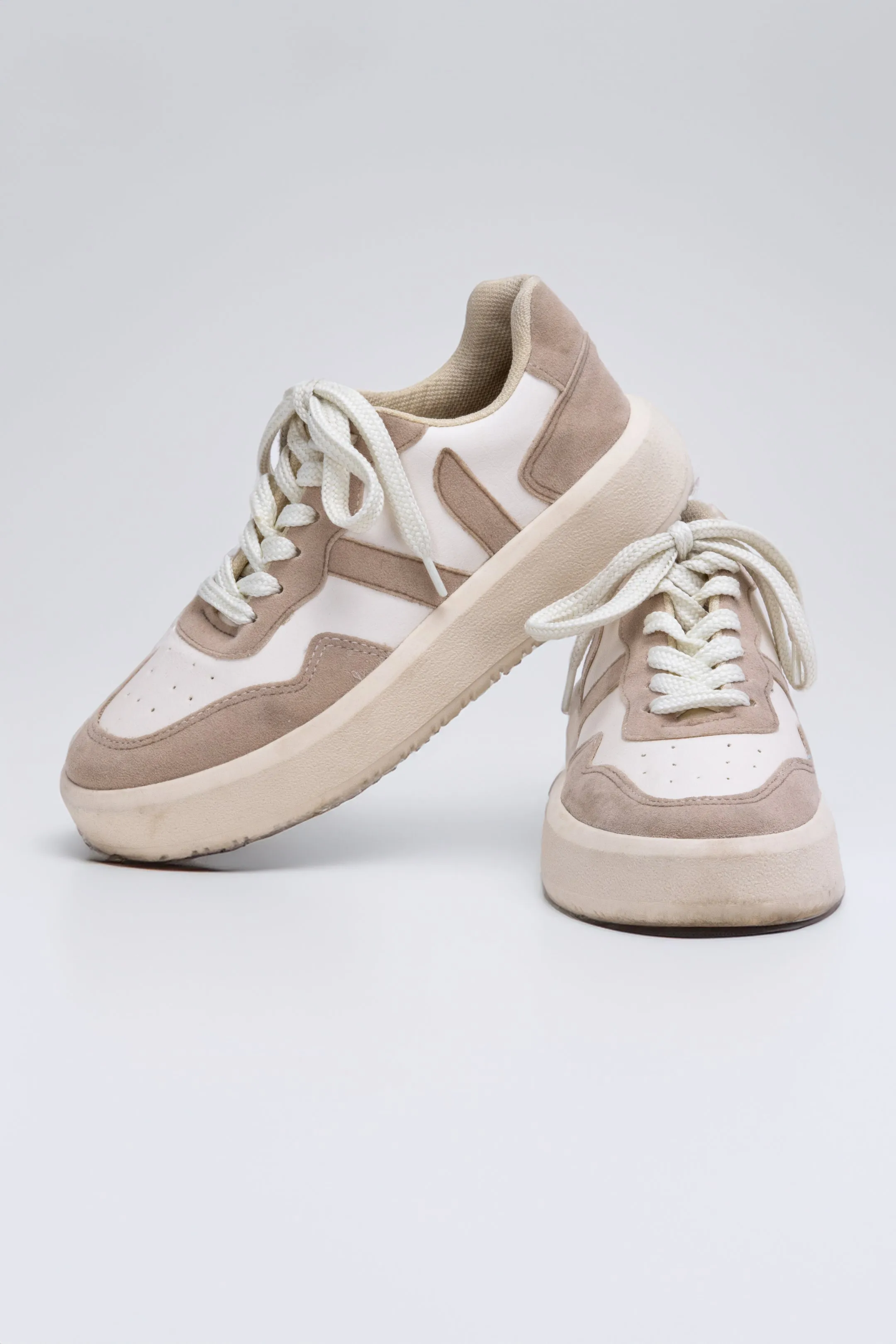 Meraki Ivy Sneaker