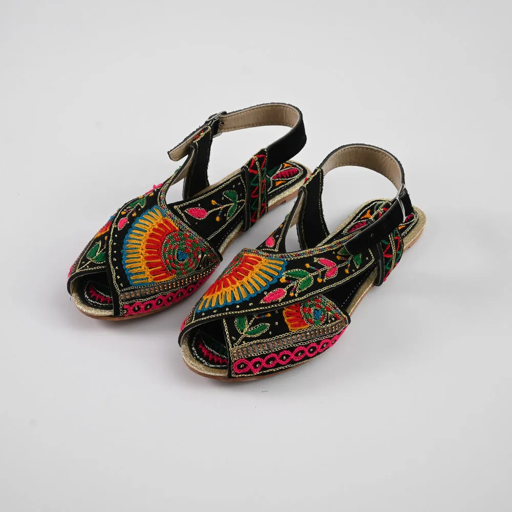 Women's Leaves Embroidered Design Peshawri Chappal