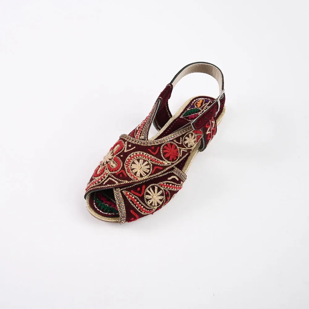 Women's Vukovar Embroidered Design Peshawri Chappal