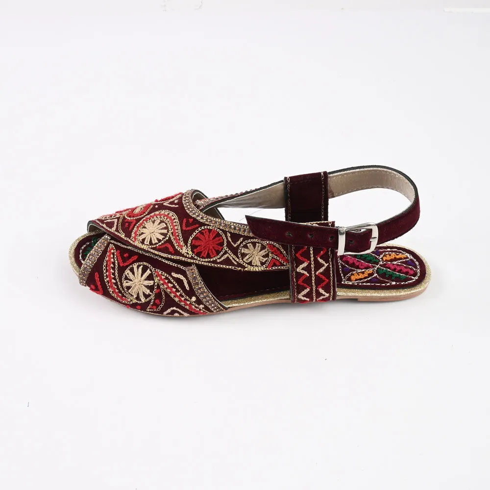 Women's Vukovar Embroidered Design Peshawri Chappal